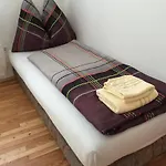 Apartment Domino